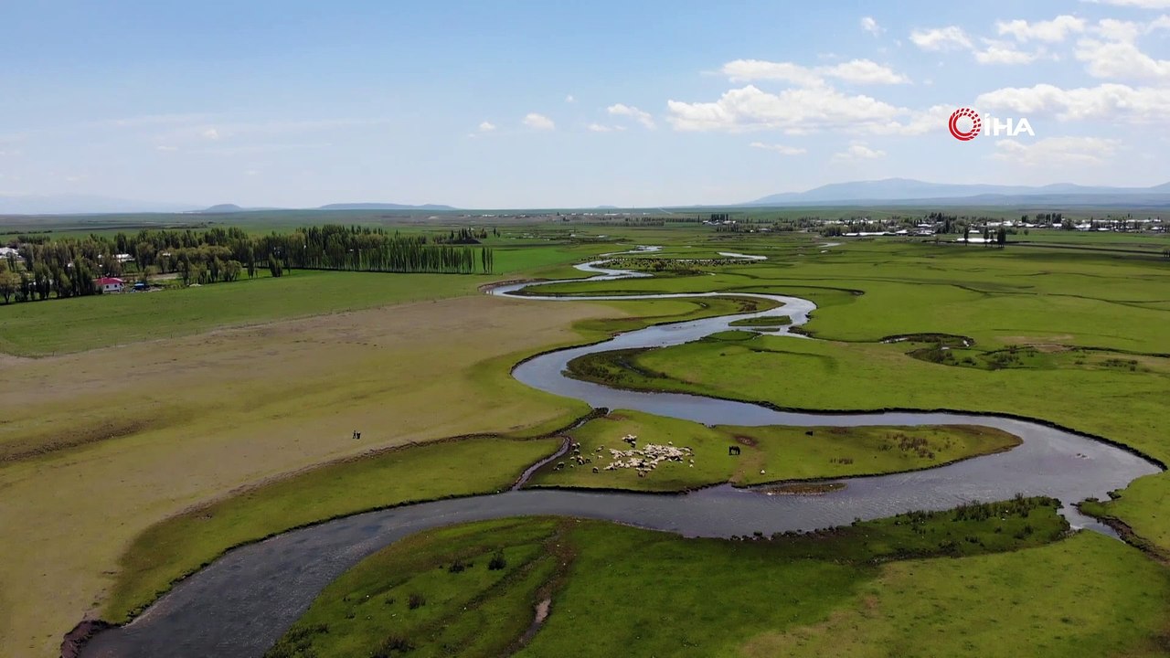 'Arpaçay Menderesleri' görsel şölen sunuyor