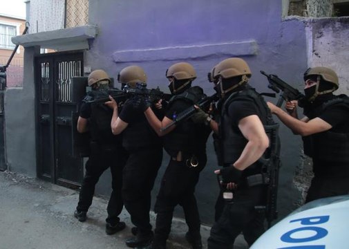 Son dakika! Adana merkezli 3 ilde PKK/KCK soruşturmasında gözaltı kararı verilen 20 şüphelinin yakalanması için operasyon