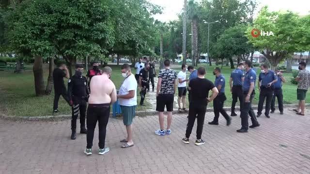 Hem kısıtlamayı ihlal etti hem kavga edip polise Niye geç geliyorsunuz dedi