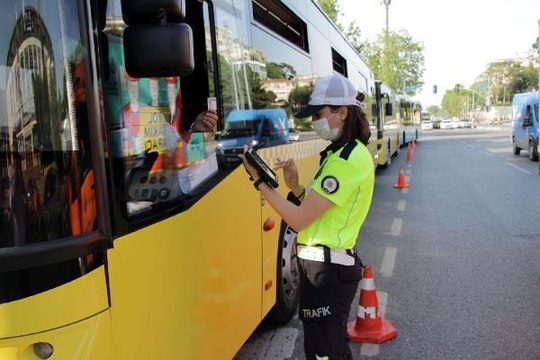 Son dakika haberleri... İSTANBUL'DA TOPLU TAŞIMA ARAÇLARINDA KORONAVİRÜS DENETİMİ