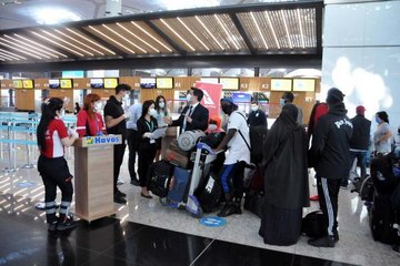 AVUSTRALYA VATANDAŞLARI BİR YIL SONRA ÜLKELERİNE DÖNDÜLER