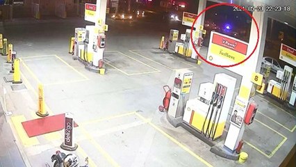 Polis denetim noktasında alkollü sürücü dehşeti kameralara yansıdı