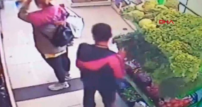 Esenyurt'ta alışveriş yapan kadının cebindeki telefonu böyle çaldı