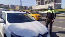 İstanbul'da çakarlı araç denetimi! İçinde hasta olmadığı halde emniyet şeridini kullanan iki ambulansa ceza