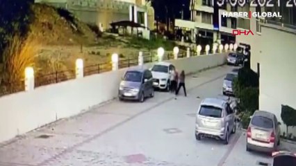 Sözlü tartışma kavgaya dönüştü, aralarına aldıkları kadını böyle darp ettiler