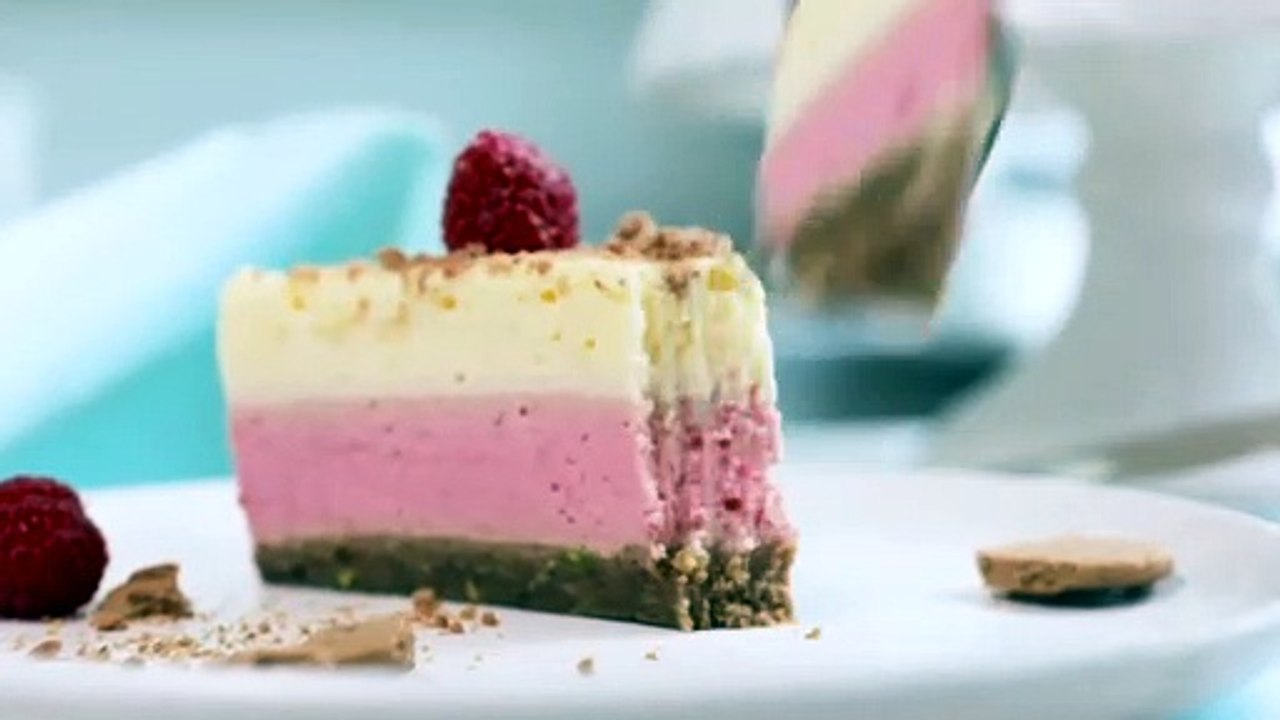 Mousse torta s malinama i pistacijama