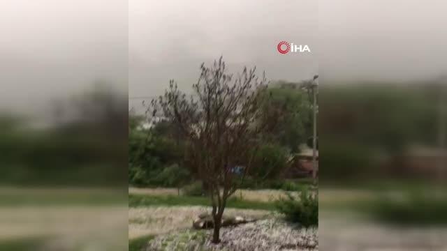 Şavşat'ın köyleri dolu yağışıyla beyaza büründü