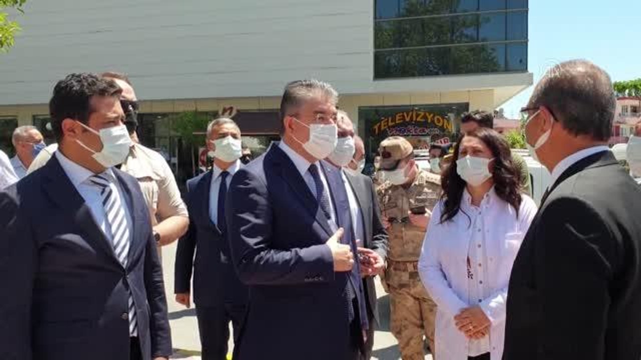 Vali Erdinç Yılmaz Kadirli'de Kovid-19 denetiml...