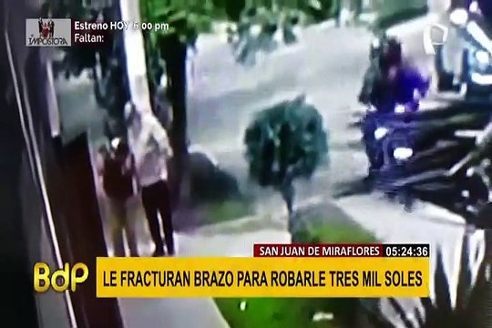 SJM: raqueteros golpean y arrastran a adulta mayor para arrebatarle 3 000 soles