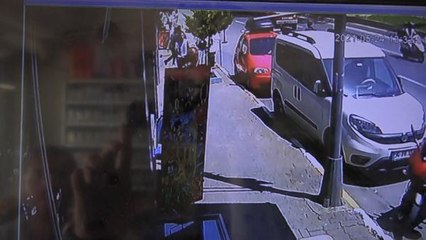 BEYOĞLU'NDA SİLAHLI SALDIRI GÜVENLİK KAMERASINDA