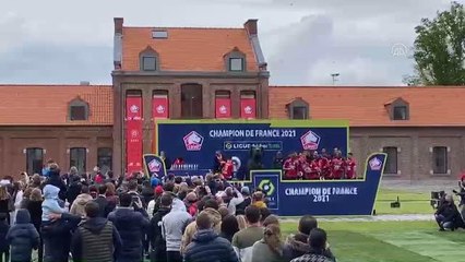 Fransa 1. Futbol Ligi'nde Lille şampiyonluk kupasını aldı