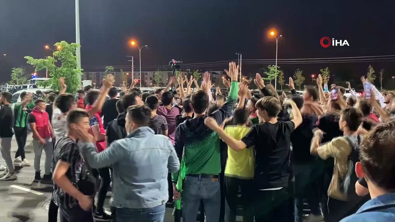 Sakaryaspor finale çıktı, taraftar coştu
