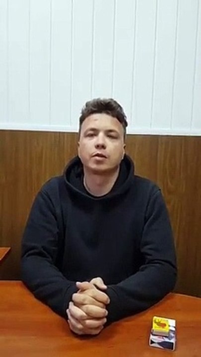Biélorussie : Le jeune journaliste est apparu  à la télé, le visage marqué et avec des aveux visiblement réalisés sous la contrainte