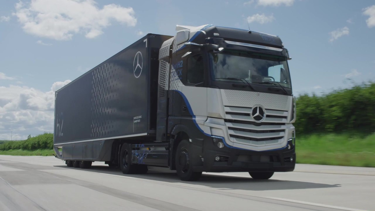 Daimler Trucks begins rigorous testing of its fuel-cell truck