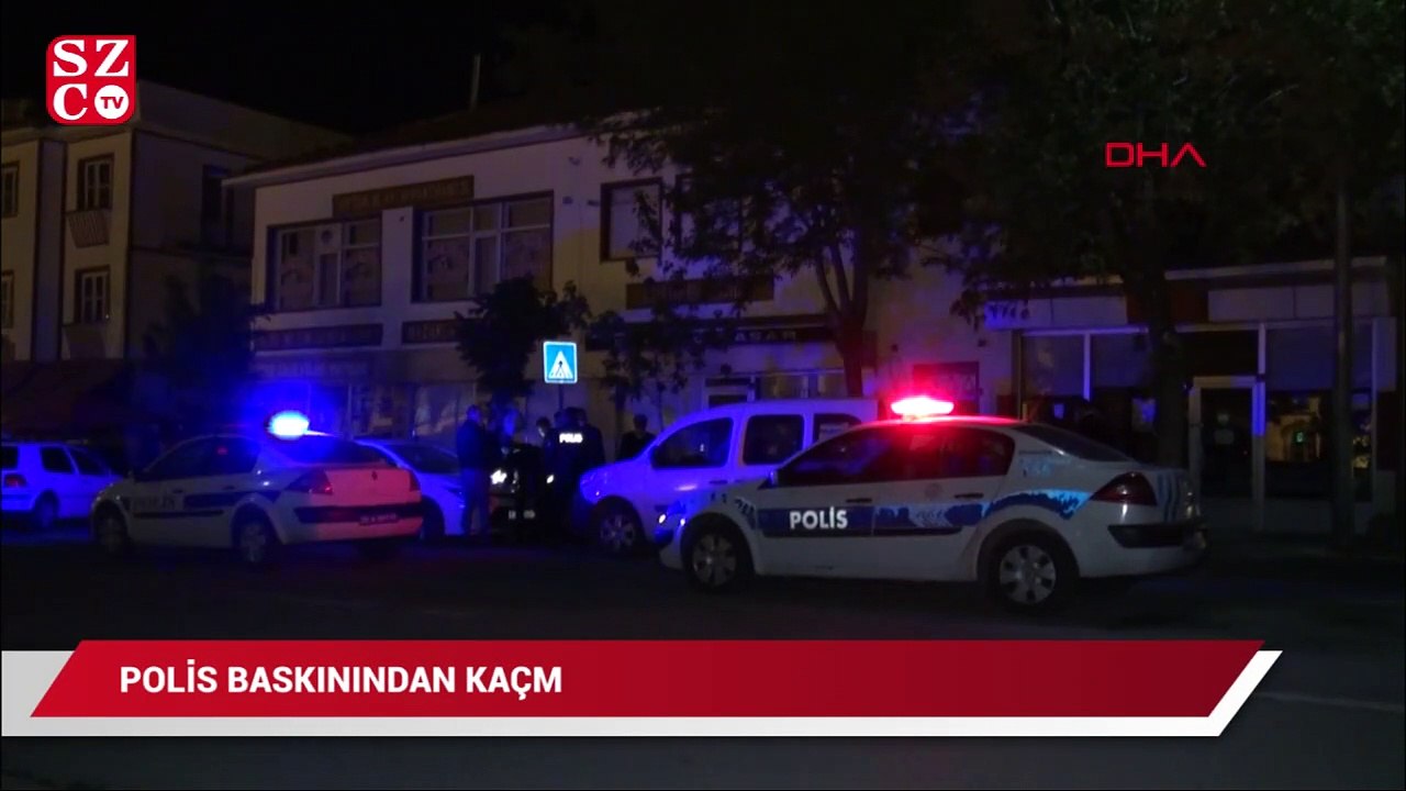 Polisten kaçmak için iki bina arasına tahtadan köprü kurmuşlar