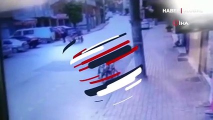 İki bisikleti birden yol ortasında kucaklayarak çaldı