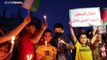 شاهد: أطفال فلسطينيون في غزة يضيئون الشموع وسط الركام والأنقاض أملا في الأمن والأمان