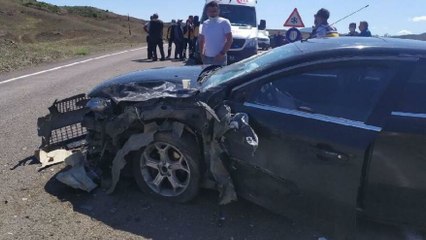 Sivas’ta iki araç kafa kafaya çarpıştı: 9 yaralı