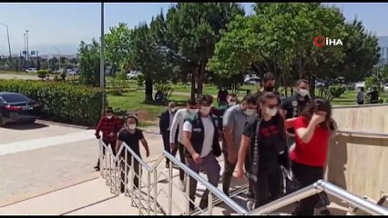 - 51 kilo 500 gram uyuşturucu ile yakalan 6 şüpheli adliyeye sevk edildi