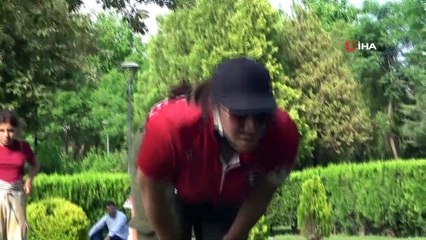 Çocuk parkında şampiyonluğa hazırlanıyorlar