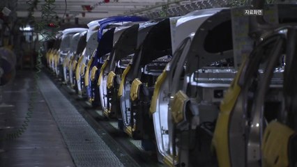 '반도체 부족·코로나 확산' 이중고...멈춰 선 자동차 공장 / YTN