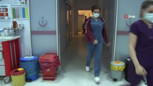 Duygulandıran buluşma... Hamileliğinin 7. ayında koronavirüs nedeniyle sezaryenle doğum yapan annenin 15 gün sonra bebeğiyle ilk buluşması