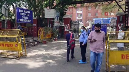- Hindistan'da vaka sayısı 14 Nisan'dan bu yana ilk kez 200 binin altında