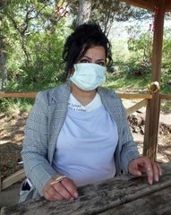 MARKETTE DÖVÜLEN KADIN HİÇ Mİ İNSANOĞLU YOK ORADA