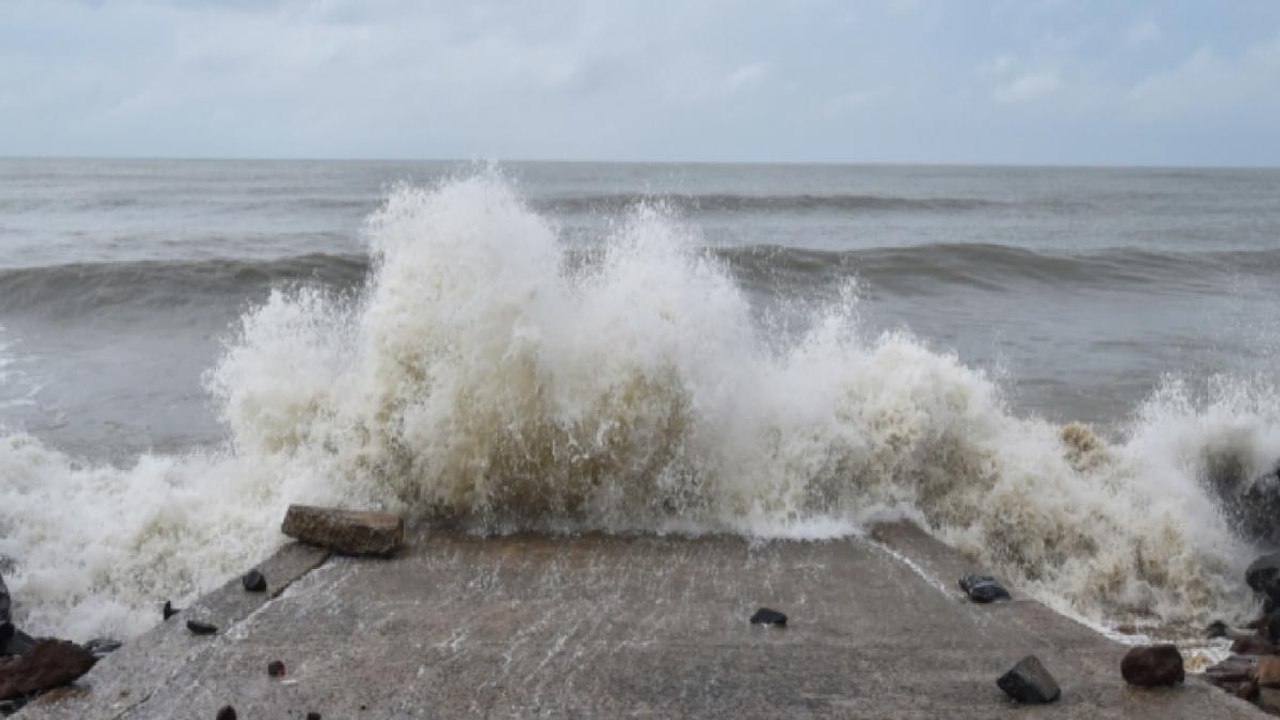 Cyclone YAAS: Watch ground report from Bengal