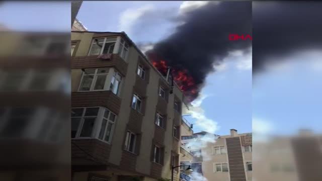 ZEYTİNBURNU'NDA 4 KATLI APARTMANIN ÇATI KATI ALEV ALEV YANDI
