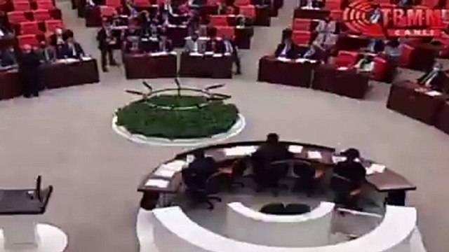 Mahmut Tanal, Meclis Başkanı'na 1 dakika içinde 16 kez sordu: Mafyadan aylık 10 bin dolar alan siyasetçi kimdir?