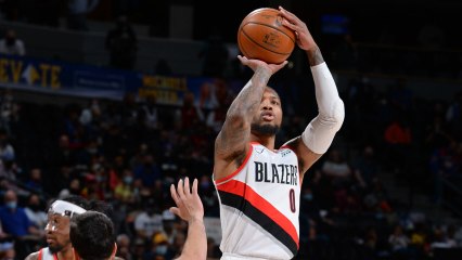 Lillard acerta bola de 3 espetacular da logo