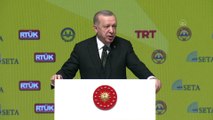 ANKARA - Cumhurbaşkanı Erdoğan: 'İslam dünyası kendi arasında vahdeti tesis ettiğinde İslam düşmanlığına karşı verilecek mücadelenin kısa sürede neticeye ulaşması mümkündür'