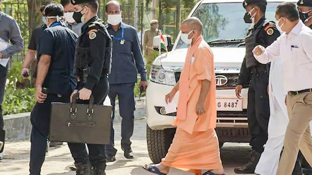 CM Yogi visits Azamgarh to take stock of corona situation