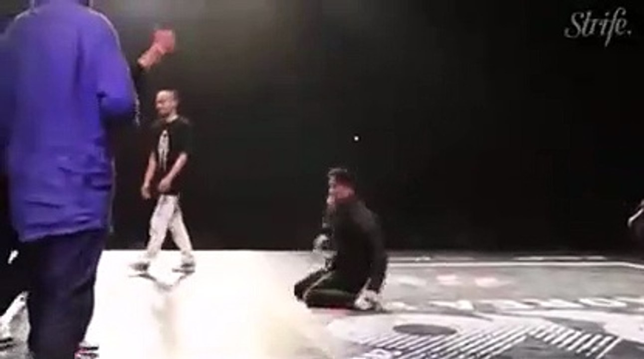 Ce danseur coréen met tous les danseurs à l'amende... Fou