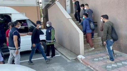 18 KİŞİLİK MİNİBÜSTE 44 DÜZENSİZ GÖÇMEN YAKALANDI