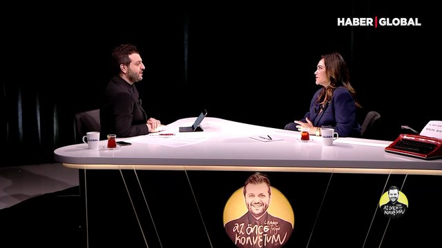 Candaş Tolga Işık'ın sunduğu Az Önce Konuştum programının konuğu Hülya Avşar