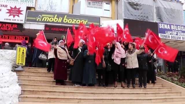 ABD'nin sözde barış planına ve Türk bayrağına saldırıya tepki