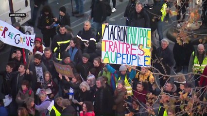 Réforme des retraites : 140 personnalités réclament un référendum