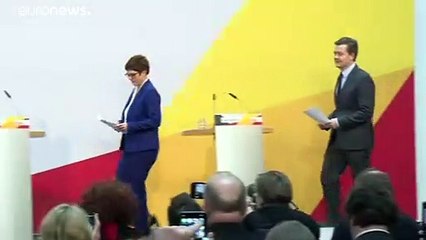 Merkel pierde a su delfín y la CDU puede girar hacia la derecha