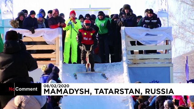 Une course de luge insolite et colorée en Russie