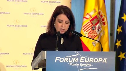 La conocida "inteligencia y agilidad mental" de Adriana Lastra intenta colarnos a Franco para que no se hable de Ábalos