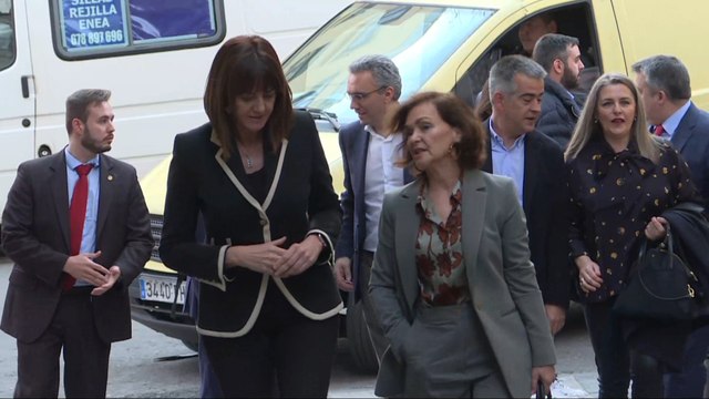 Calvo y Mendia llegan a presentación del libro de la líder PSOE vasco