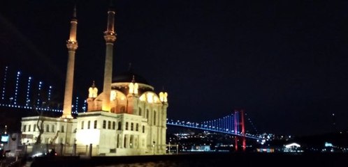 İstanbul'un köprüleri epilepsi hastaları için mor renk ile aydınlatıldı