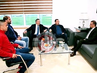 جلسة مصالحة بين معين الشعباني و وسام يحي بحضور رئيسي الفريقين