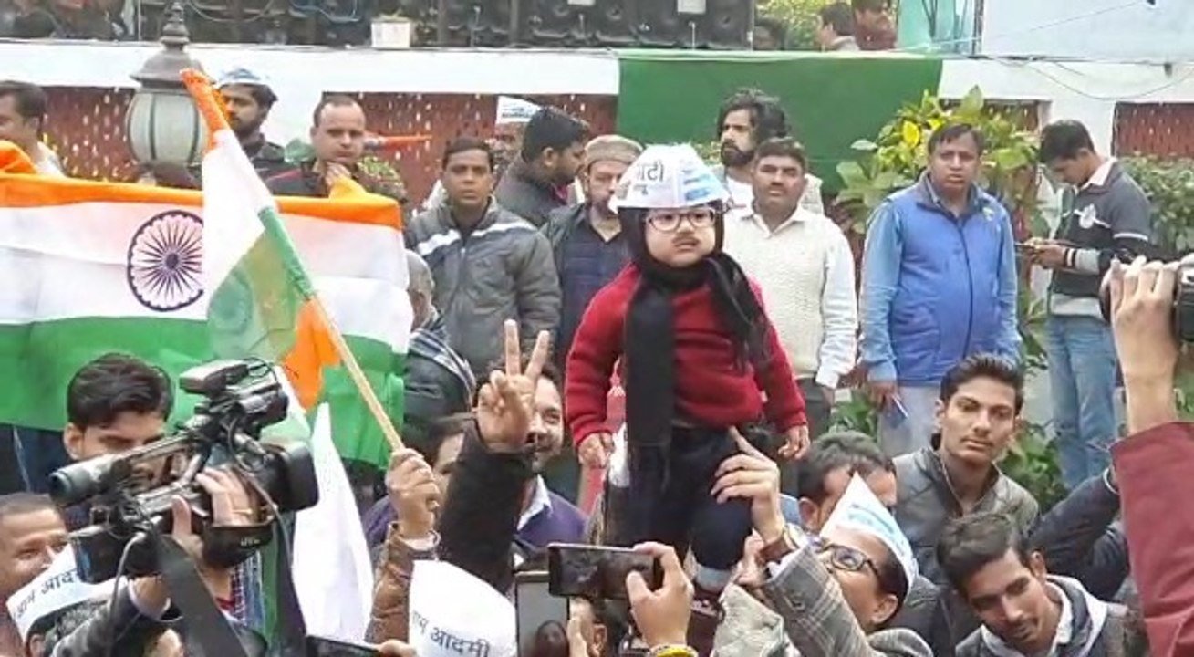 Scenes of celebrations at AAP HQ as Kejriwal's party way ahead of others