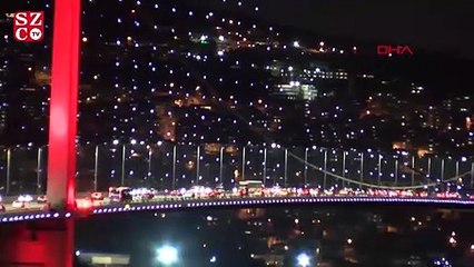 İstanbul'un simgeleri mora büründü!