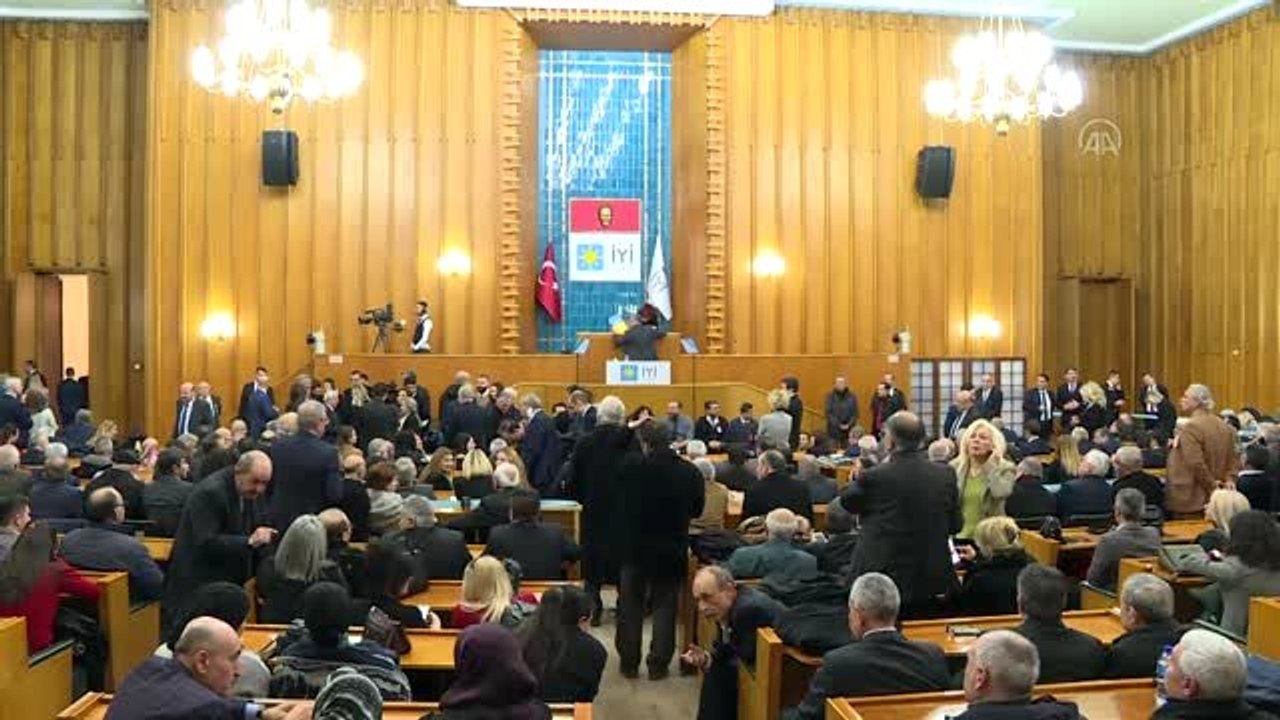 Akşener: "(İdlib'te 5 askerin şehit edilmesi) Şehitlerimize Allah'tan rahmet diliyorum"