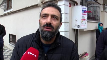 Sancaktepe'de 3 katlı binanın çatı katında yangın