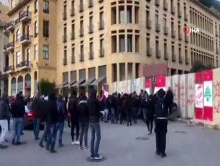Lübnan'da yeni hükümet oturumuna protesto
